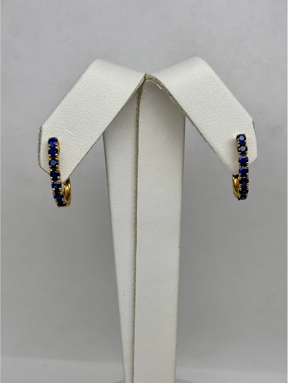 18k Yellow Gold Sapphire Earrings